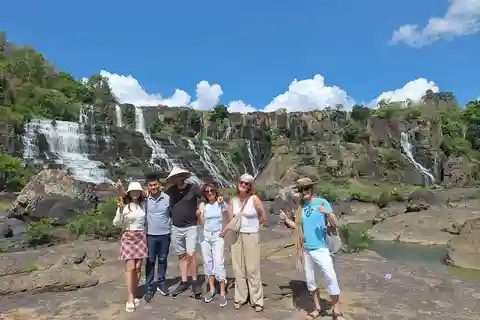 Ontdek de watervallen, pagodes en traditionele dorpen van Da Lat