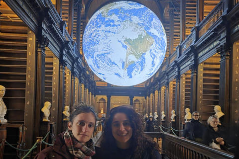 Complete tour of the Old Library of Dublin and the Book of Kells Full tour of Dublin's Old Library and the Book of Kells