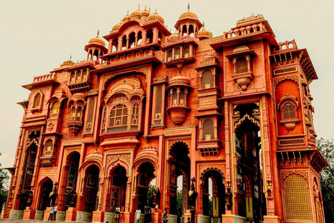 Półdniowa wycieczka do Jaipur Fort Amer, Jal Mahal i Hawa Mahal.Półdniowa wycieczka do Jaipuru z kierowcą