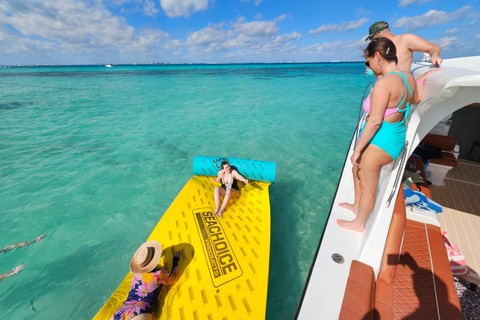 Exclusive Isla Mujeres and Cancun Private Yacht Tour