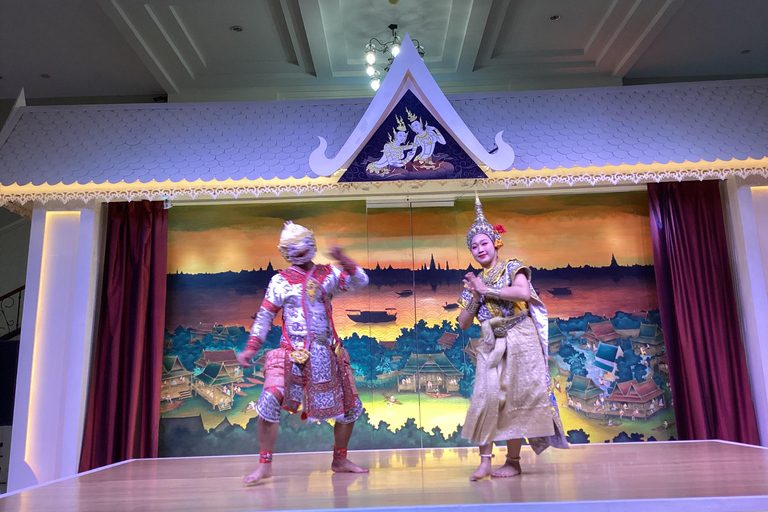 Calypso Cabaret en Asiatique: espectáculo de ladyboys en primera filaEspectáculo nocturno