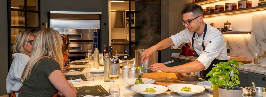 Rome : Cours pratique de pâtes et de Tiramisu avec vin à volonté