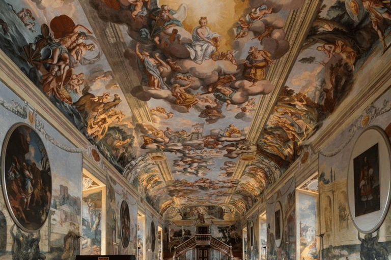 Two Countries, One Day: Private Castles, Coffee, History