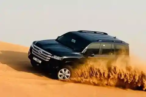 Doha: Wüstensafari mit Aktivitäten und Stopp am Binnenmeer