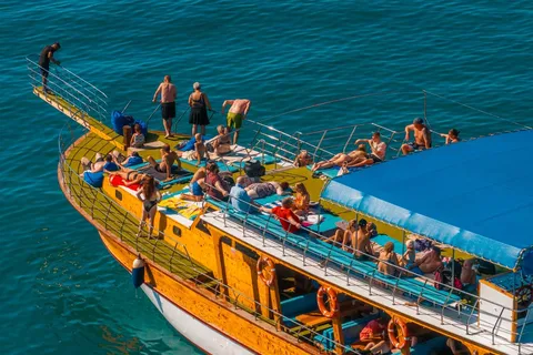 Alanya: Relax Boat Tour with Lunch and Free Soft Drinks