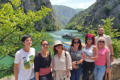 Skopje : Croix du Millénaire, St. Pantelemon, Canyon Matka et pique-nique