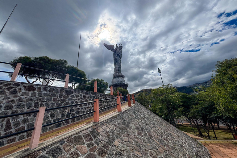 FullDay Quito: Middle of the World, Cable Car, Old Town