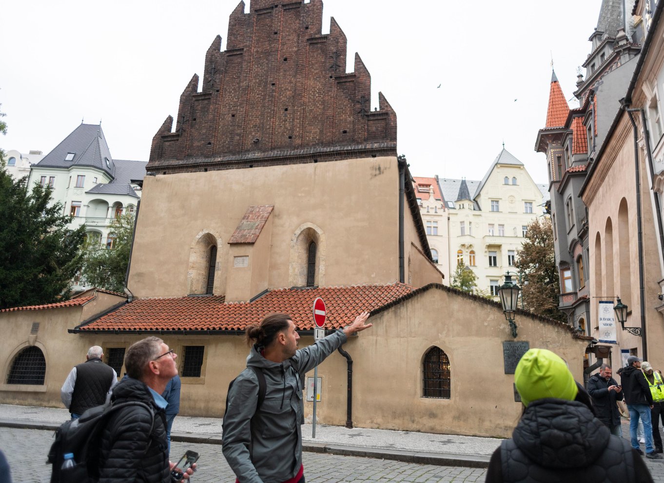 Prag: Byens højdepunkter med bus, båd og til fods