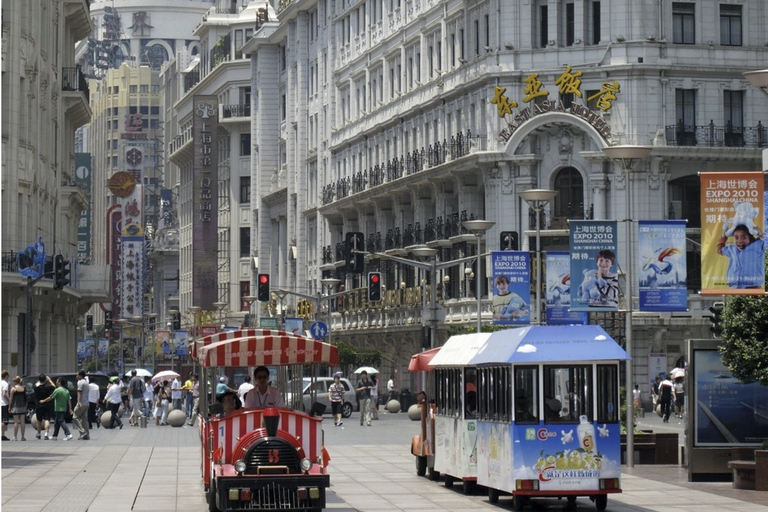 From Beijing: 2-Day Shanghai Highlights Tour with Train