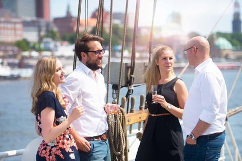 Brunch while sailing on the Elbe in Hamburg with the windjammer Mare Frisium
