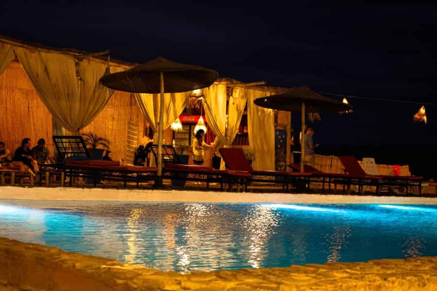 Marrakesch: Agafay-Wüste - Quad, Kamelreiten & Dinner-Show. Foto: GetYourGuide Marrakesch: Agafay-Wüste - Quad, Kamelreiten & Dinner-Show. Foto: GetYourGuide