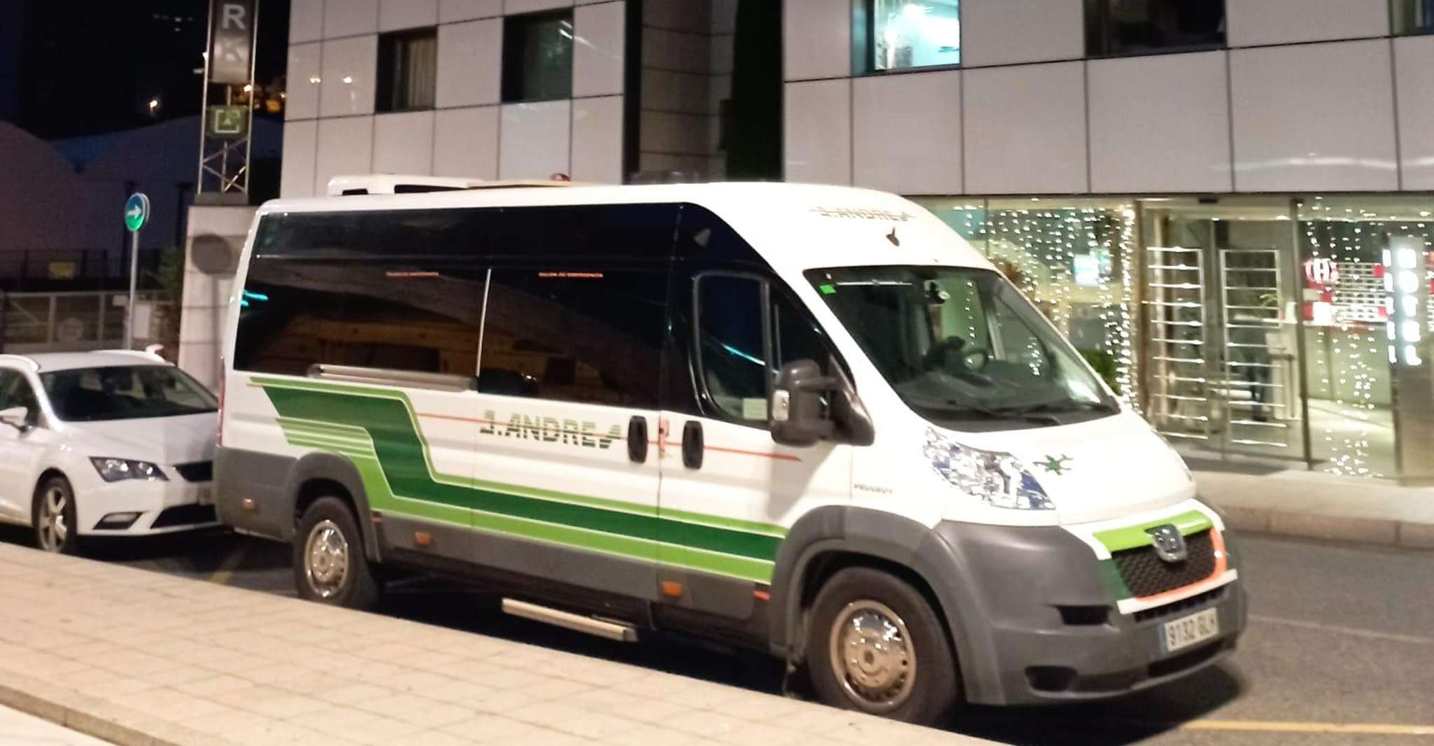 Trasferimento dall'aeroporto di Barcellona a Pineda de Mar - Hizvo