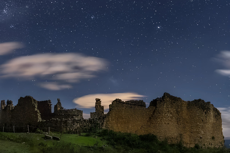From Cajamarca: Markahuamachuco the "Machu Picchu of the North". In Spanish for 01 person