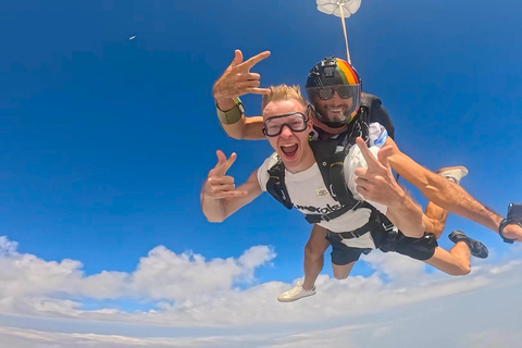Pattaya-Bangkok Tandem Skydive with Ocean Views VIP Package