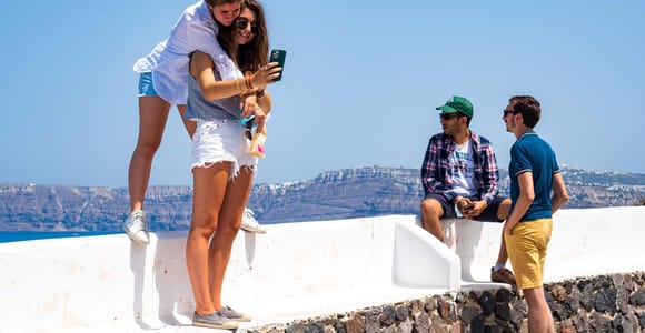 From Fira: Santorini Highlights Minibus Tour with Oia Sunset