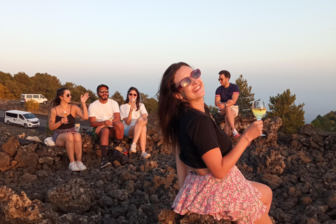 Catania: Mount Etna Sunset Tour and Etna Doc Wine