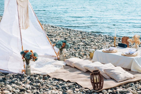 PICNIC DI LUSSO SULLA SPIAGGIA DI CIPRO
