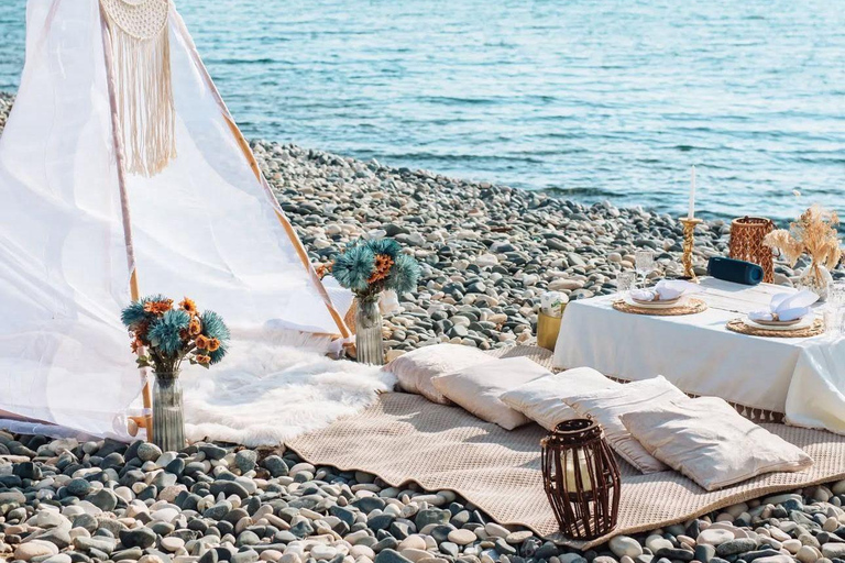 PICNIC DI LUSSO SULLA SPIAGGIA DI CIPRO