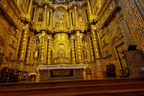 Quito Full-Day: Teleférico, Old Town & Middle of the World