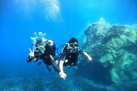 Santorini: Experiencia de submarinismo en la Caldera VolcánicaBuceo