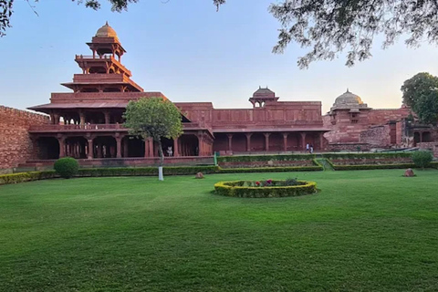 From Agra: Fatehpur Sikri Guided Tour Guide Tour Only