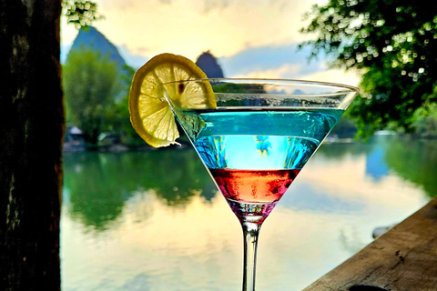 阳朔：天际线山脊、玉龙江和十里画廊阳朔：天际线山脊、玉龙河和十里画廊