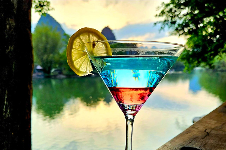 阳朔：天际线山脊、玉龙江和十里画廊阳朔：天际线山脊、玉龙河和十里画廊