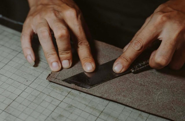 Da Nang: Leather Workshop with Pickup and Instructor