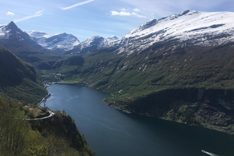 From Hellesylt: Geiranger Highlights Tour with Photo Stops