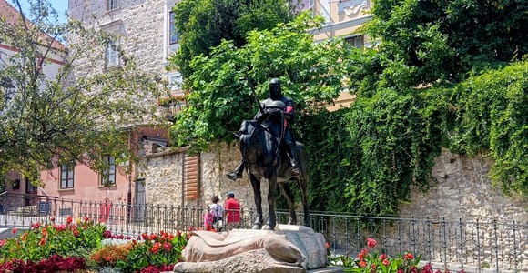 Zagreb: Guided Walking Tour with Funicular Ride