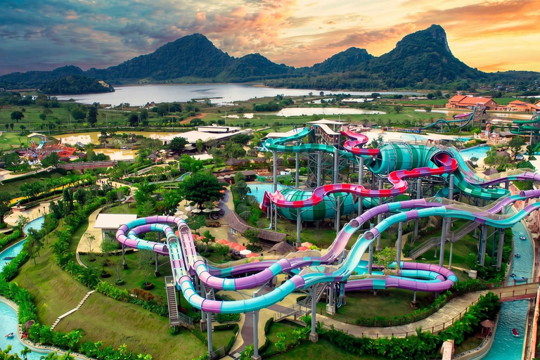 Pattaya: Columbia Pictures Aquaverse Ticket & Hotel Transfer