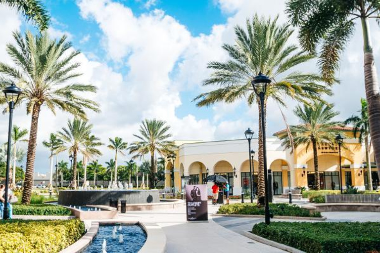 Miami: Private Sawgrass Mills Mall Transportation Roundtrip