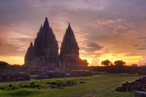 Yogyakarta City Tour; Kraton, Water Castle, Prambanan Sunset