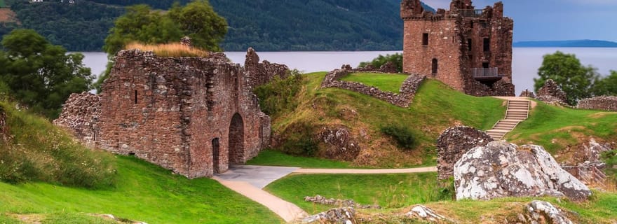 LE LOCH NESS, LE CHÂTEAU DE CAWDOR, LES CAIRNS DE CLAVA ET BIEN PLUS ENCORE AU PROXIMITÉ D'INVERNESS