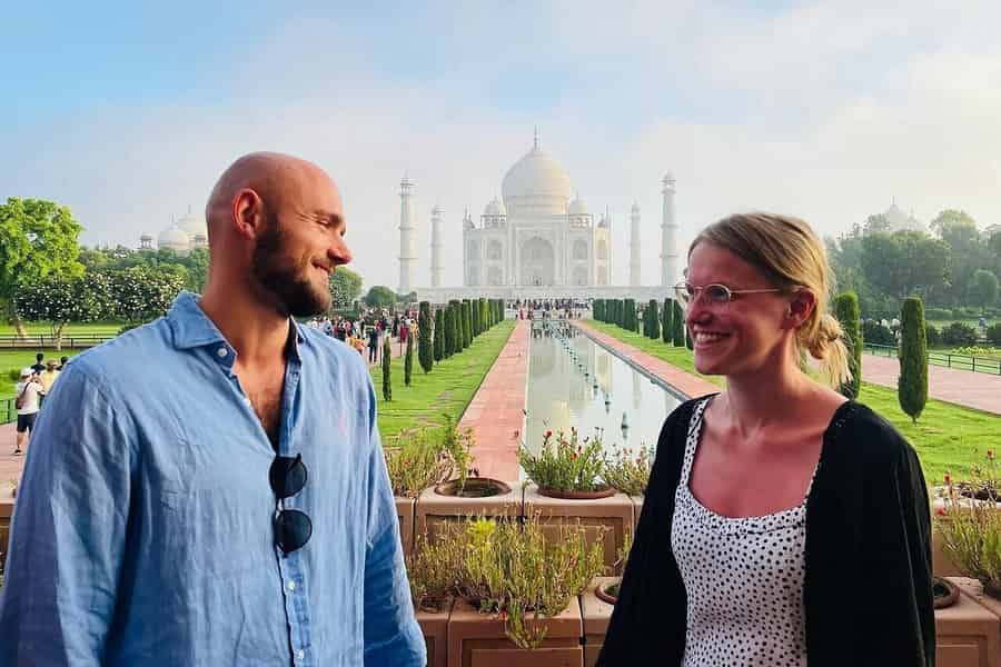 Ab Delhi: Private Taj Mahal & Agra Tour mit 5* Mittagessen. Foto: GetYourGuide Ab Delhi: Private Taj Mahal & Agra Tour mit 5* Mittagessen. Foto: GetYourGuide