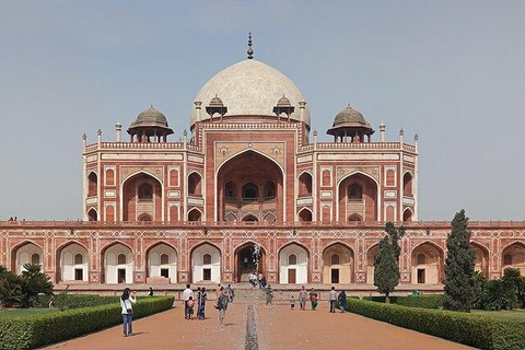 Full Day New Delhi Tour with Famous Dishes of Delhi