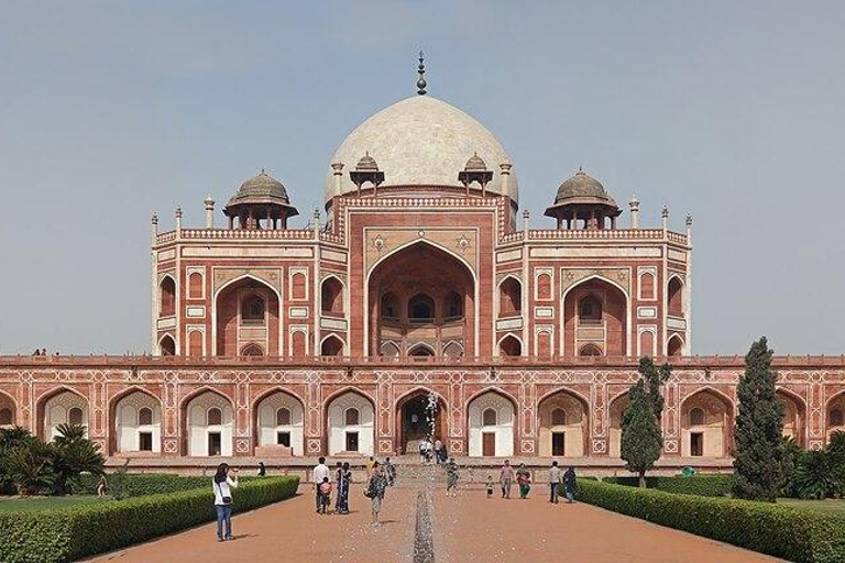 Full Day New Delhi Tour with Famous Dishes of Delhi