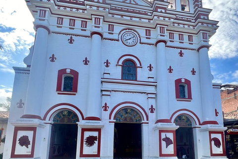 جولة غواتابي: ألتو ديل تشوتشو، وبيدرا ديل بينيول، والغداء، والمزيد