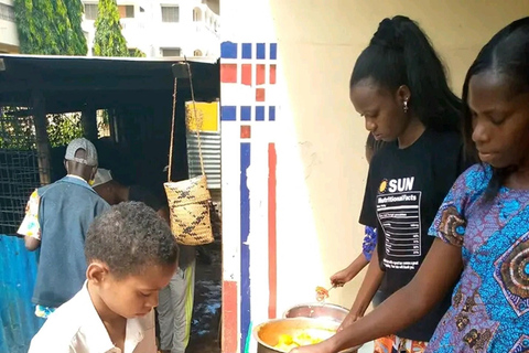 Mombasa Stadt: Besuch eines Kinderheims und Spendentour.