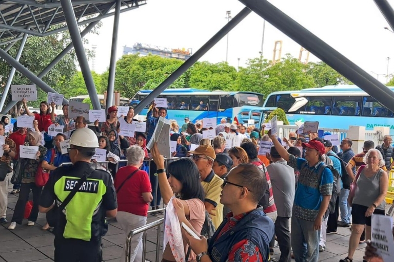 Yakarta : Alquiler de Coches Privados con Conductor en Grupo en Furgoneta