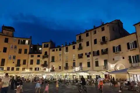 Lucca by Night: A Magical Experience (English)