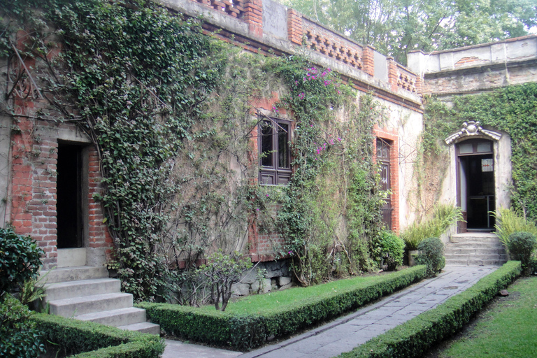Mexico City: León Trotsky House Museum Tour in Coyoacán with a Professor Mexico City: Tour of the León Trotsky House Museum in Coyoacán with a Professor