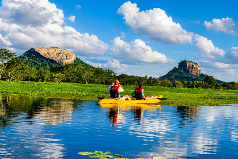 Sigiriya: Sunset Village Tour & Rare Loris Wildlife Walk