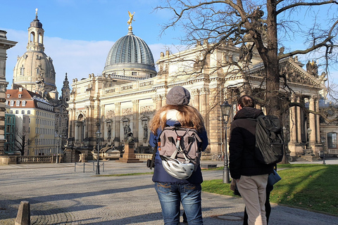 Visita al centro histórico de la ciudad con cena sajona