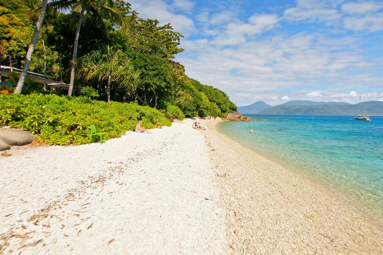 Cairns: Passeio de 2 dias no pontão da Barreira de Corais e na Ilha FitzroyCairns: 2 dias de passeio no pontão da Barreira de Corais e na Ilha Fitzroy