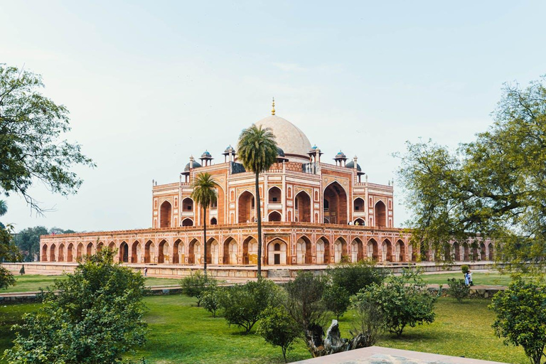 New Delhi: Private City Highlights Tour with Guide By Car