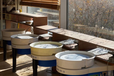 Seoul: Korean Moon Jar Pottery Workshop with Tea & Music