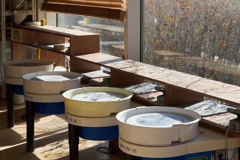 Seoul: Korean Moon Jar Pottery Workshop with Tea & Music