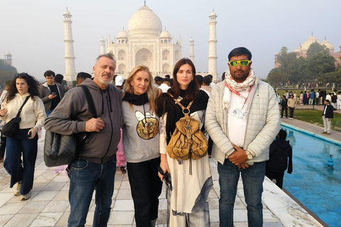 Taj Mahal Express Entry Tour – Priority Entry, No Waiting Tour with Private Car, Driver, Tour Guide and Entry Tickets