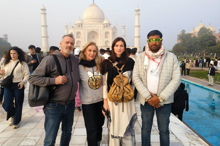 Taj Mahal Express Entry Tour – Priority Entry, No Waiting Tour with Private Car, Driver, Tour Guide and Entry Tickets